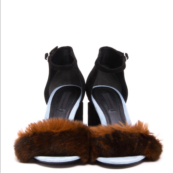 ALEXANDER WANG
ABBY SUEDE AND FUR SANDALS - Picture 5 of 7